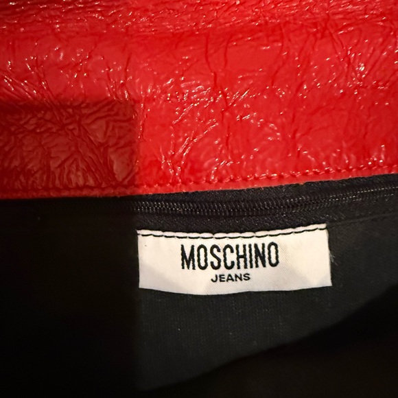 Vintage Moschino Shiny Patent Leather Red
Clutch Bag Handbag Chain Strap POuch - Picture 5 of 9